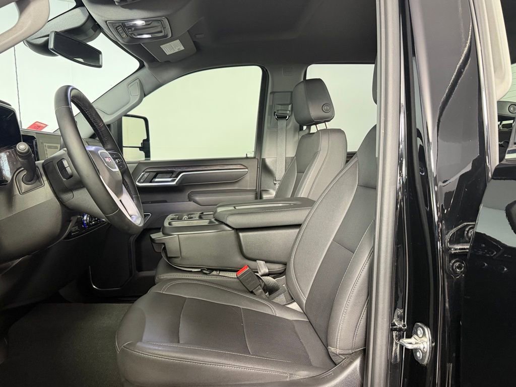 Used 2025 GMC Sierra 3500 SLT AWD/4WD image 21