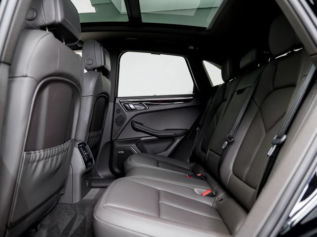 Certified 2026 Porsche Macan AWD/4WD image 23