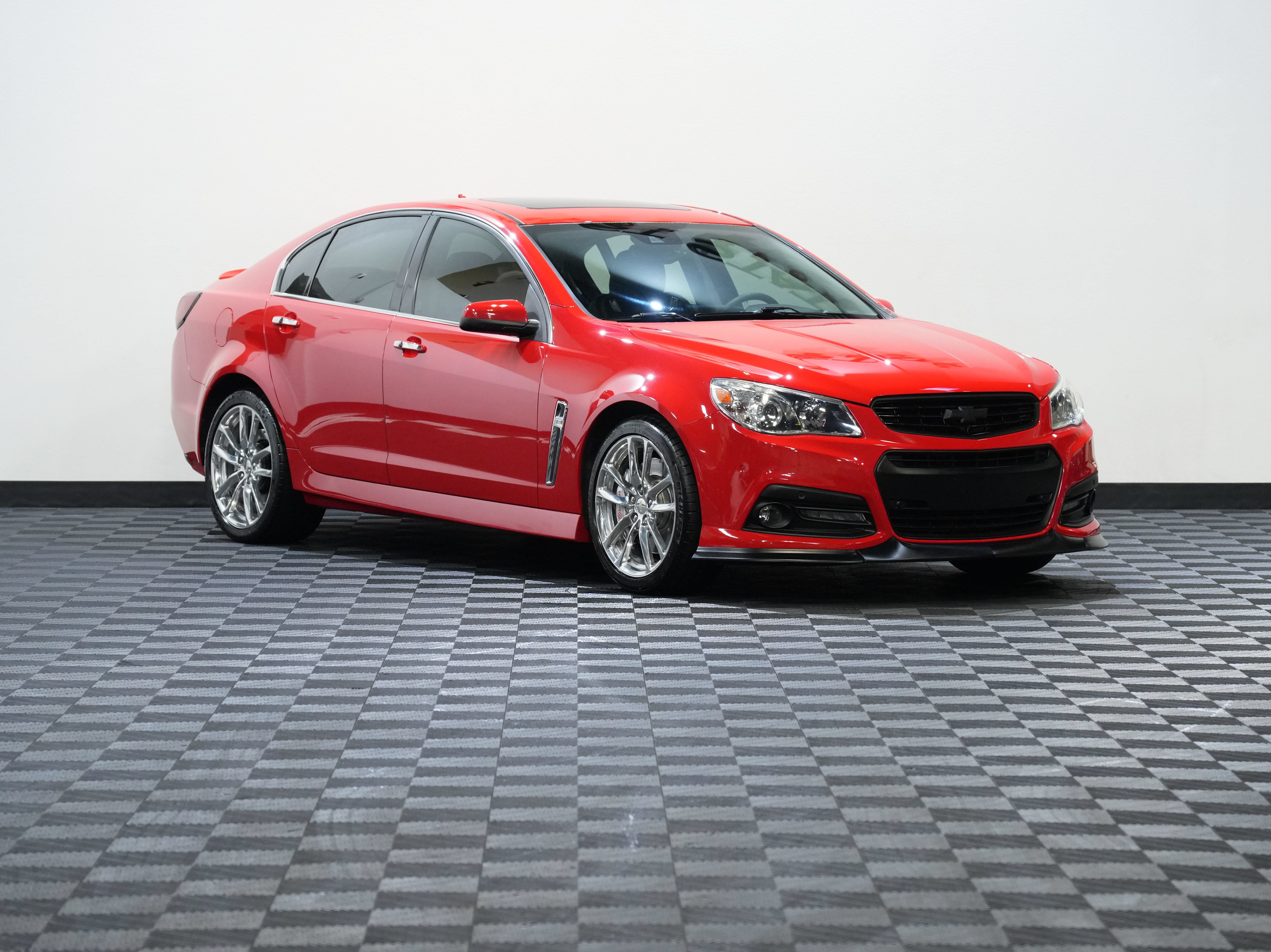 Used 2014 Chevrolet SS RWD image 5