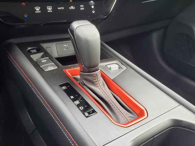 New 2026 Nissan Kicks SR image 14