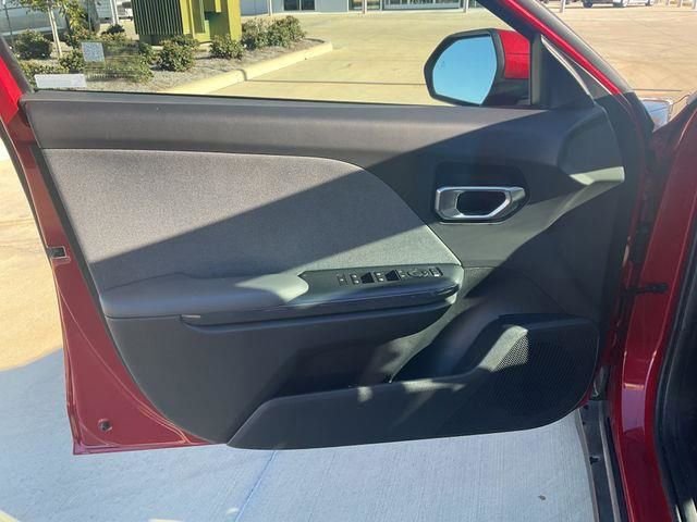 Used 2025 Kia K4 EX image 12