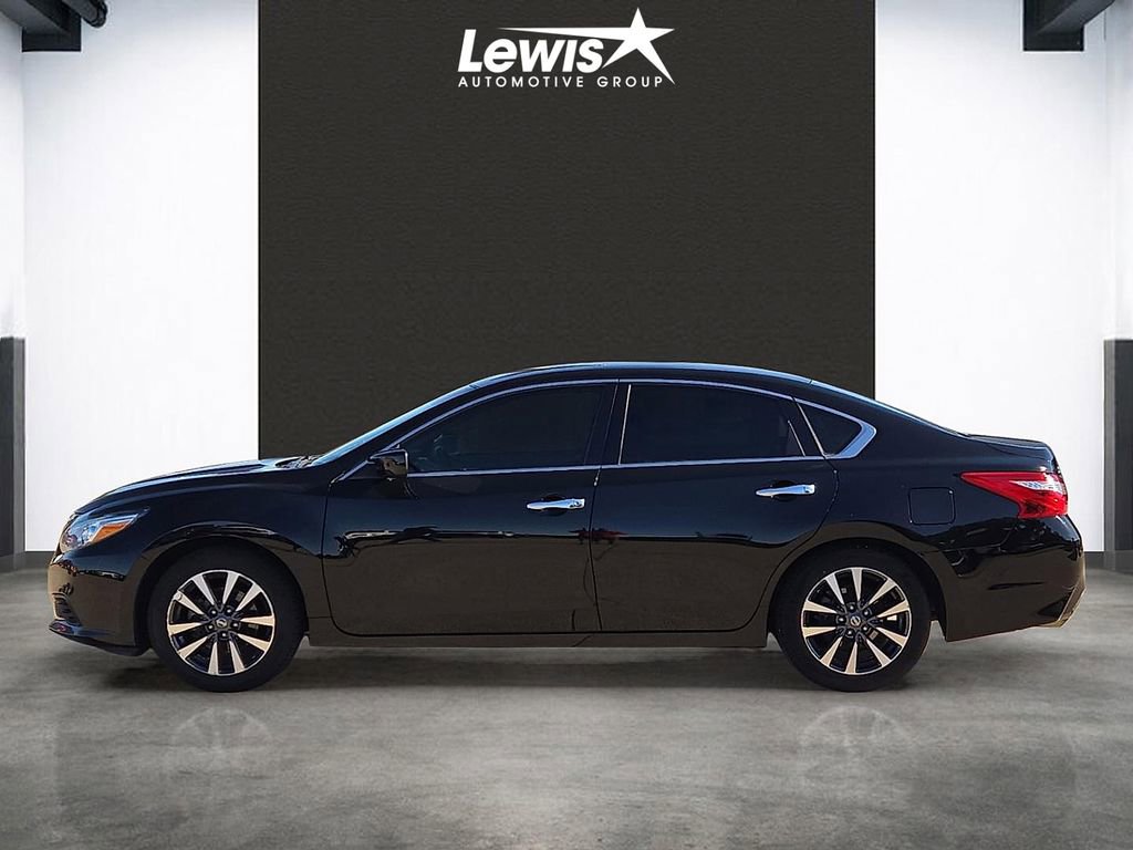 Used 2017 Nissan Altima 2.5 SV FWD image 2