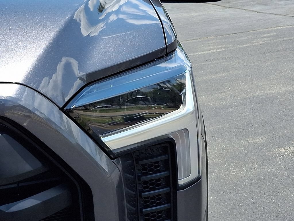 Used 2023 Toyota Tundra SR5 w/ SR5 Convenience Package AWD/4WD image 9