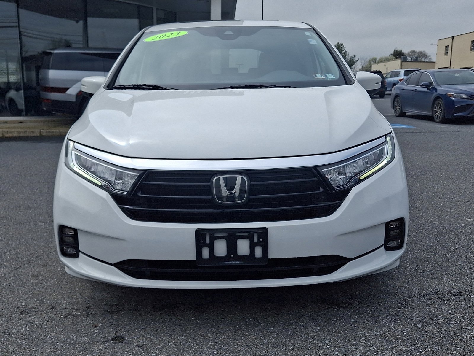 Used 2023 Honda Odyssey EX-L image 2