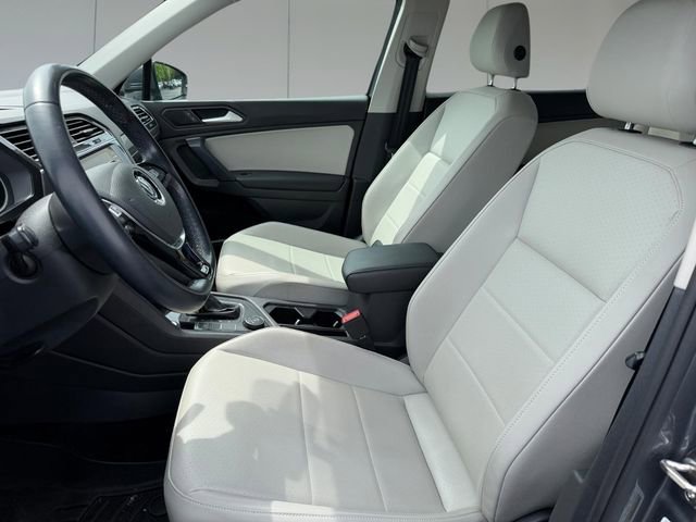 Used 2019 Volkswagen Tiguan SE w/ 3rd Row Seat Package AWD/4WD image 11
