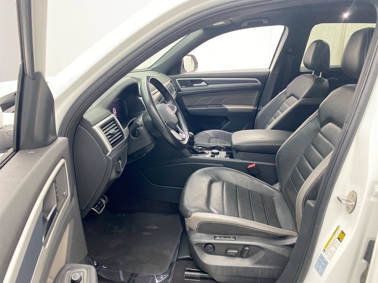 Used 2021 Volkswagen Atlas Cross Sport SEL Premium R-Line AWD/4WD image 14