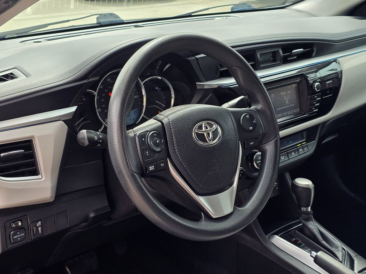 Used 2015 Toyota Corolla LE FWD image 18