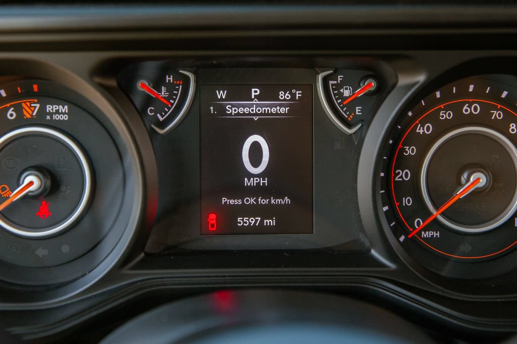 Used 2025 Jeep Gladiator Sport AWD/4WD image 17