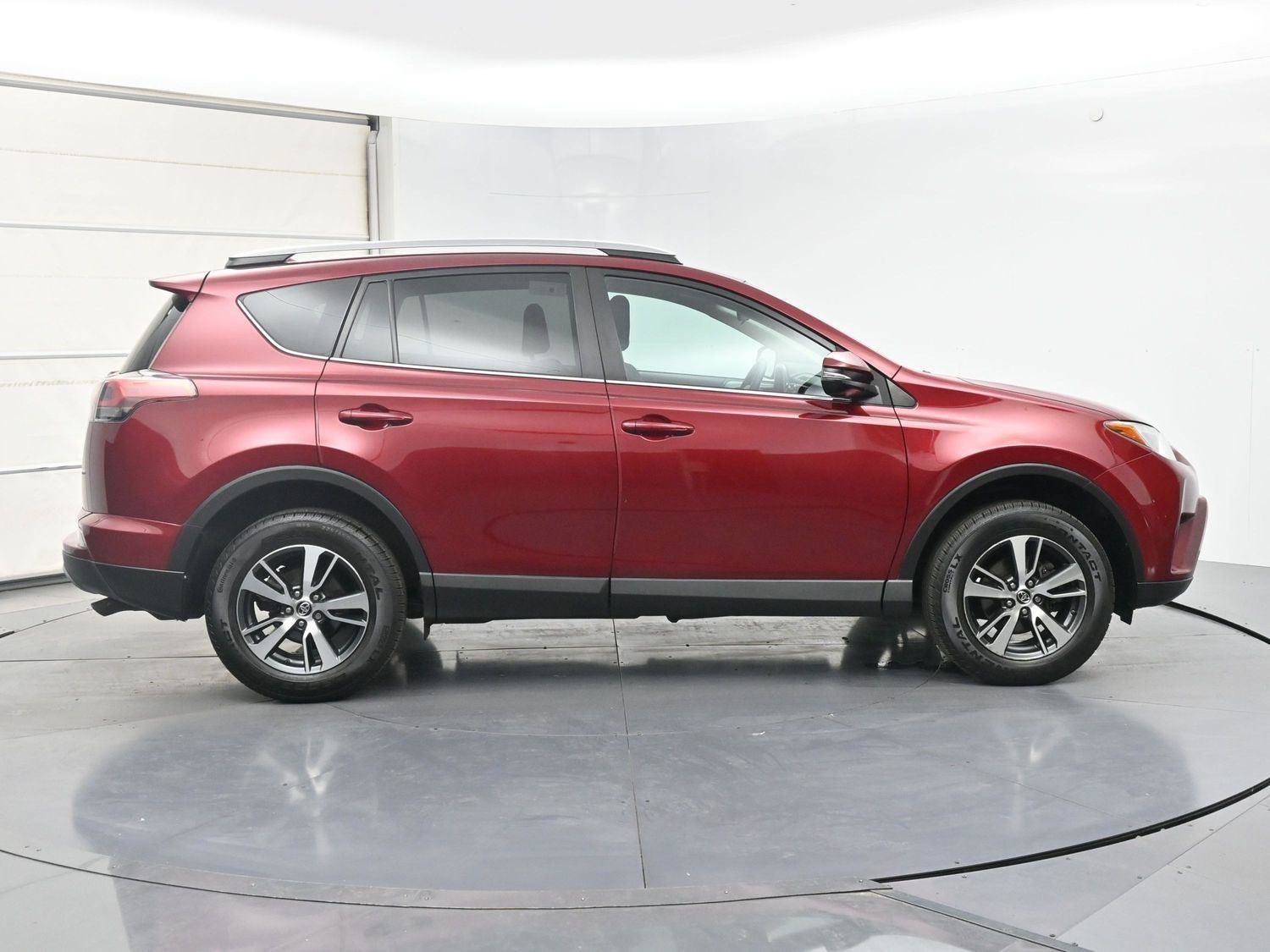 Used 2018 Toyota RAV4 XLE FWD image 23