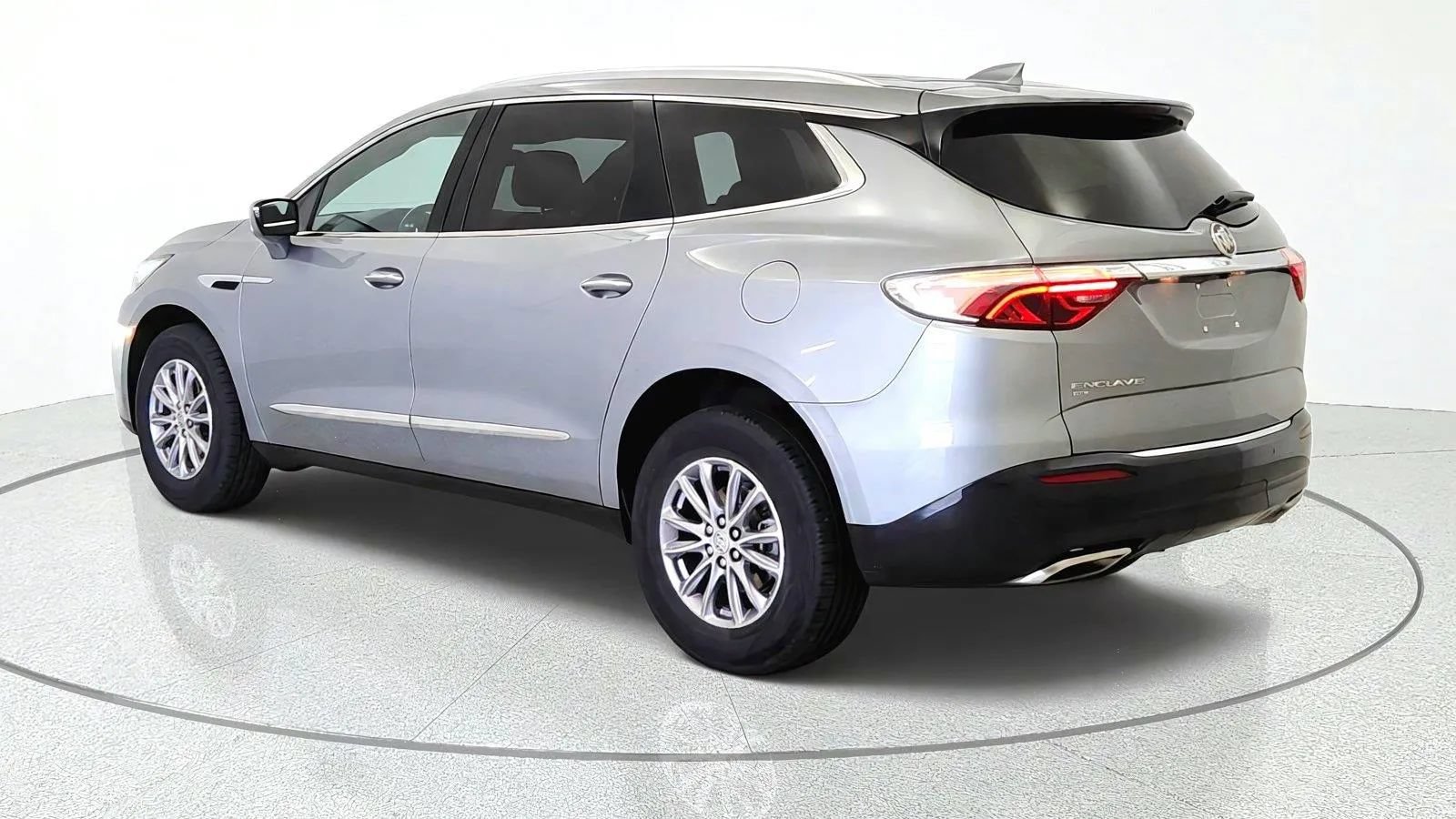 Used 2023 Buick Enclave Essence AWD/4WD image 6