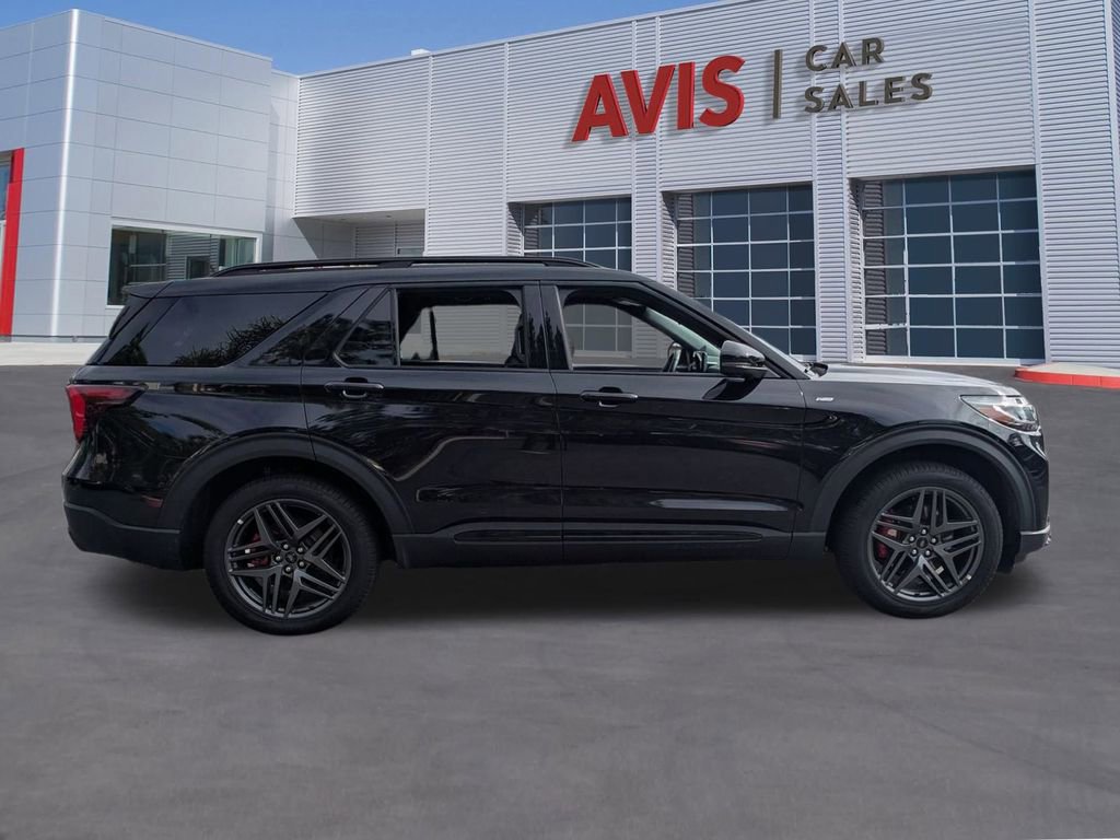 Used 2025 Ford Explorer ST-Line w/ ST-Line Street Pack image 5