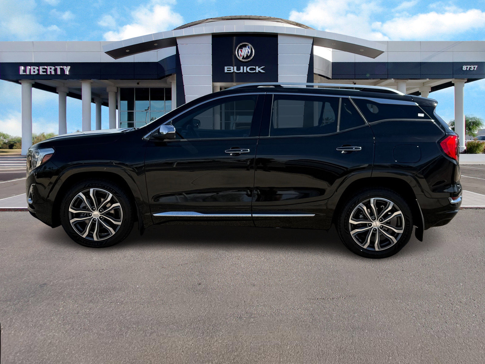 Used 2019 GMC Terrain Denali w/ Advanced Safety Package image 7