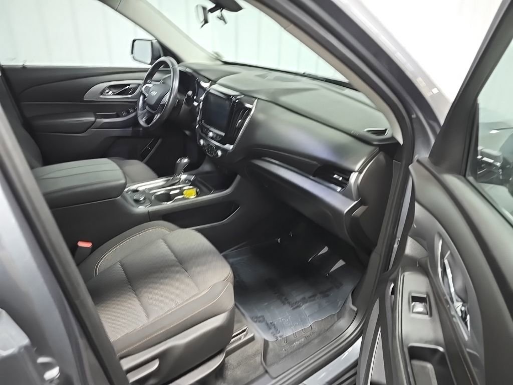 Used 2018 Chevrolet Traverse LT image 15