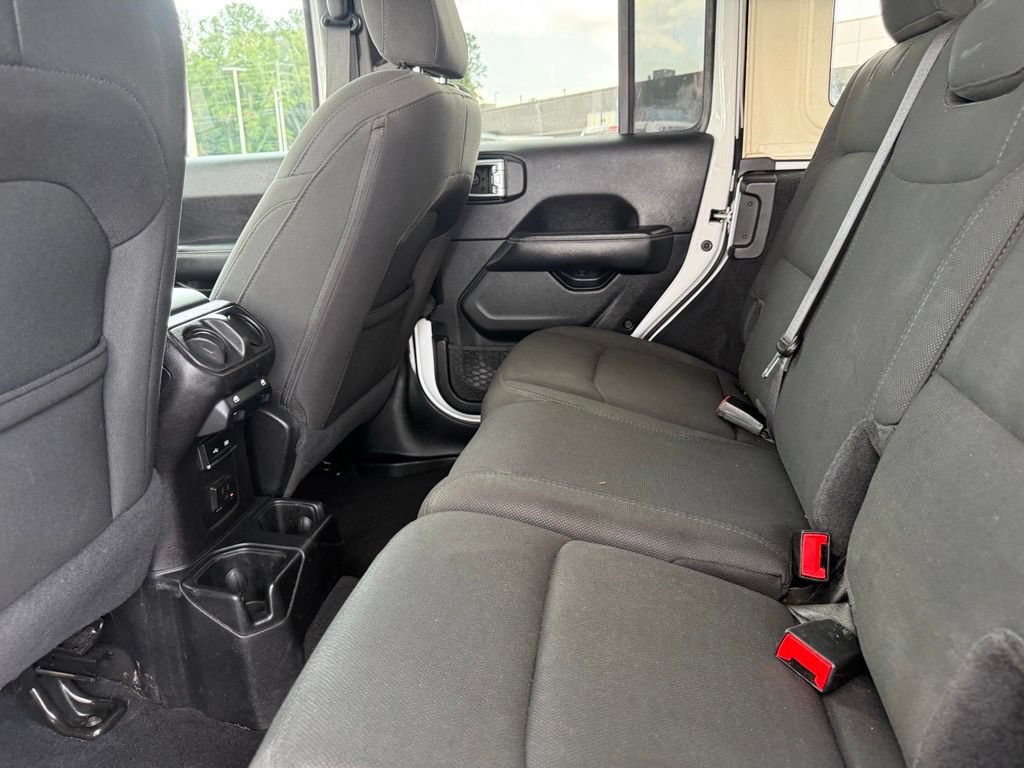 Used 2020 Jeep Wrangler Unlimited Sahara AWD/4WD image 15