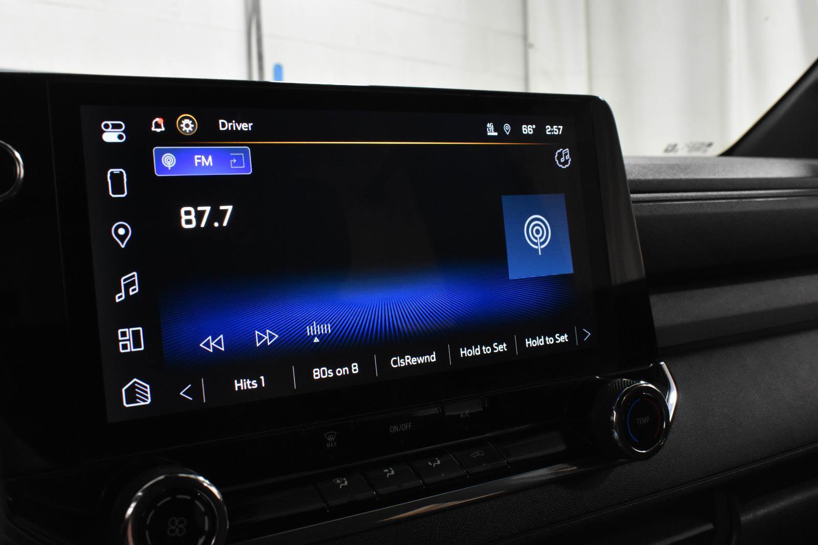 Used 2023 Chevrolet Colorado W/T RWD image 17