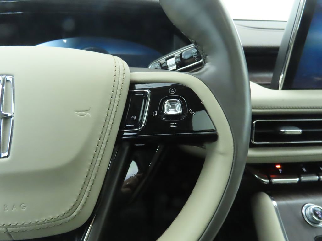 Used 2022 Lincoln Aviator Reserve w/ Equipment Group 201A image 12