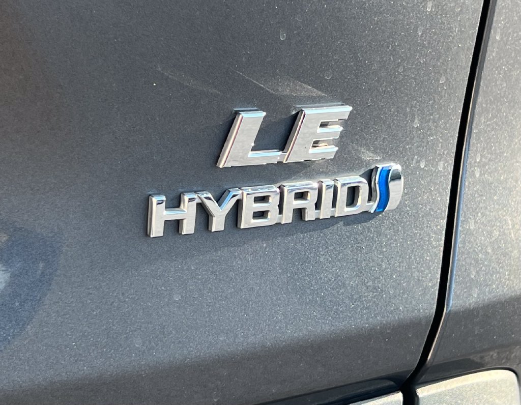 Used 2019 Toyota RAV4 LE AWD/4WD image 15
