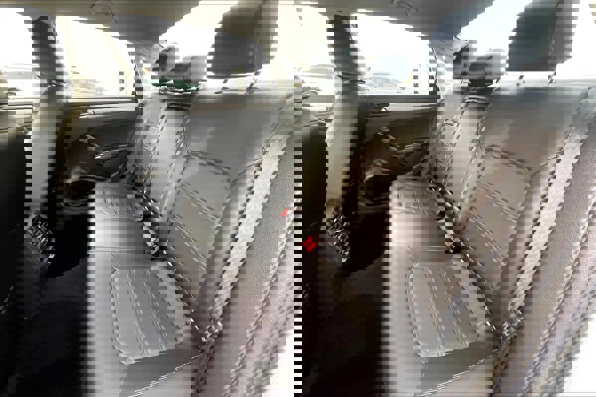 Used 2022 Volkswagen Passat 2.0T SE image 23