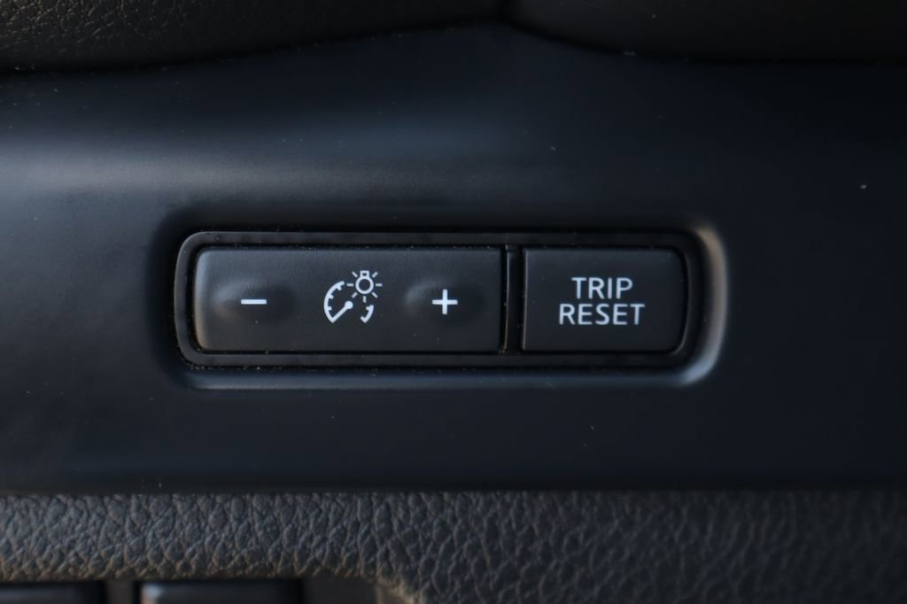 Used 2021 Nissan Titan S w/ HD Front GAWR Package AWD/4WD image 20