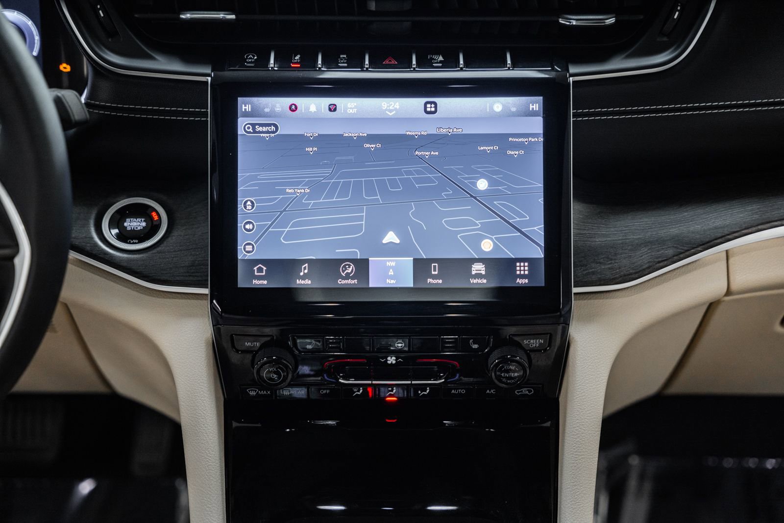 Used 2024 Jeep Grand Cherokee L Limited image 28