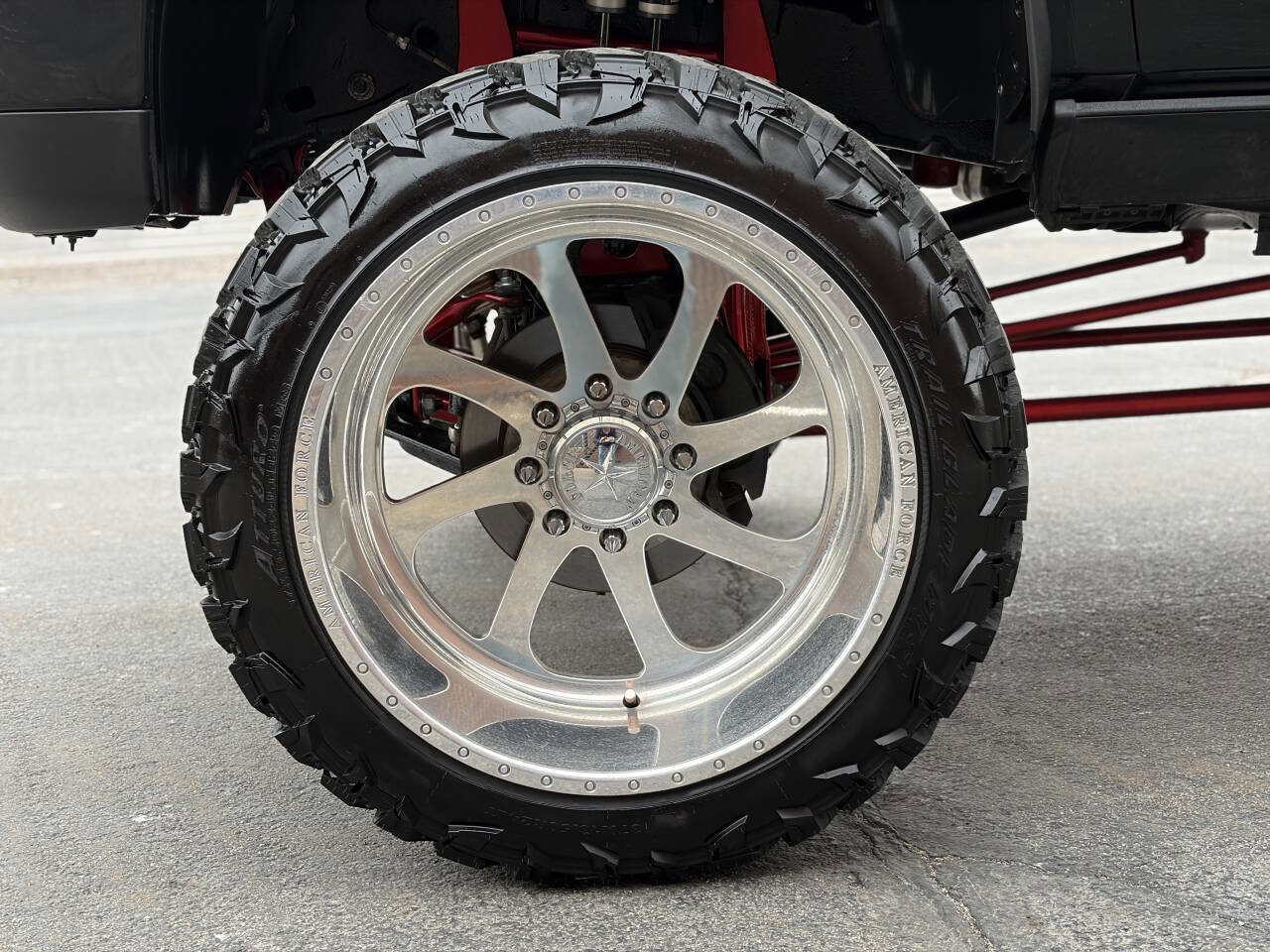 Used 2011 GMC Sierra 2500 Denali w/ Suspension Package, Off-Road AWD/4WD image 9