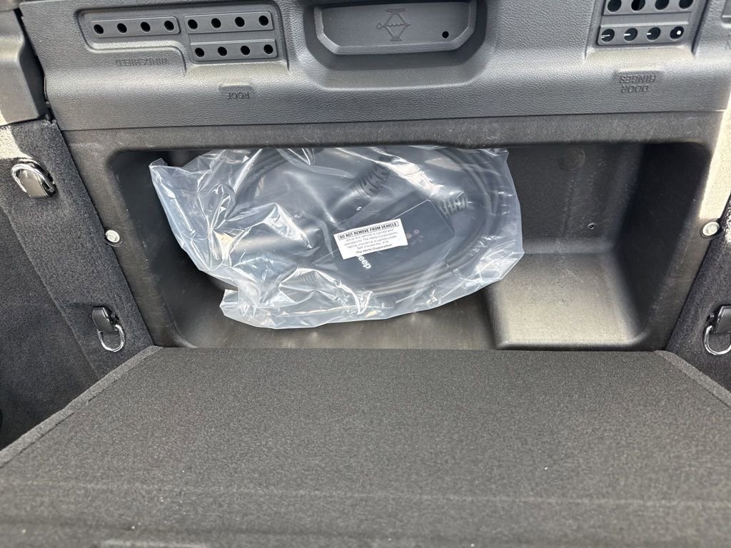 Certified 2025 Jeep Wrangler Unlimited Sahara w/ Safety Group image 8