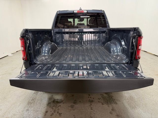 New 2026 RAM 1500 4x4 Crew Cab image 8