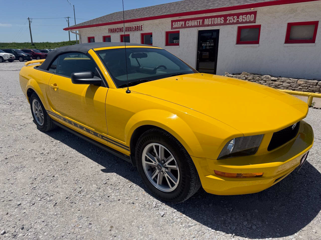 Used 2005 Ford Mustang Premium RWD image 1