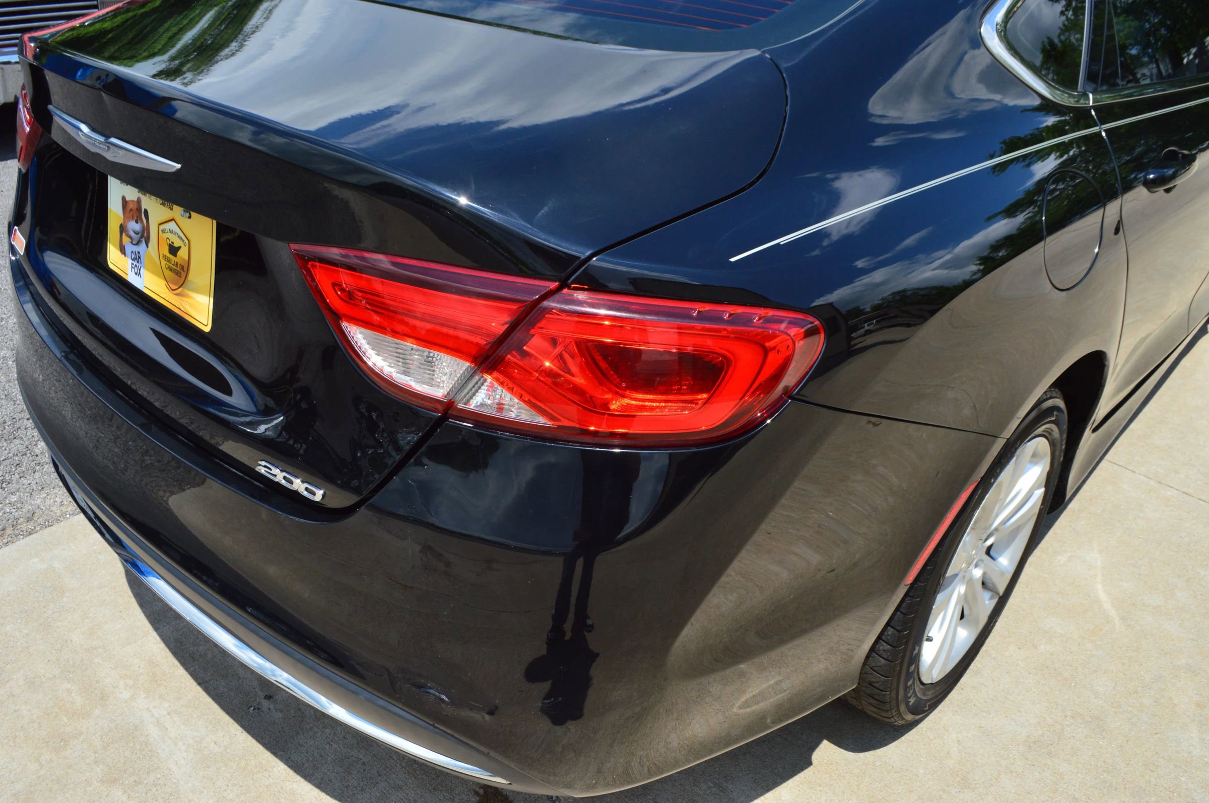 Used 2016 Chrysler 200 Limited FWD image 10