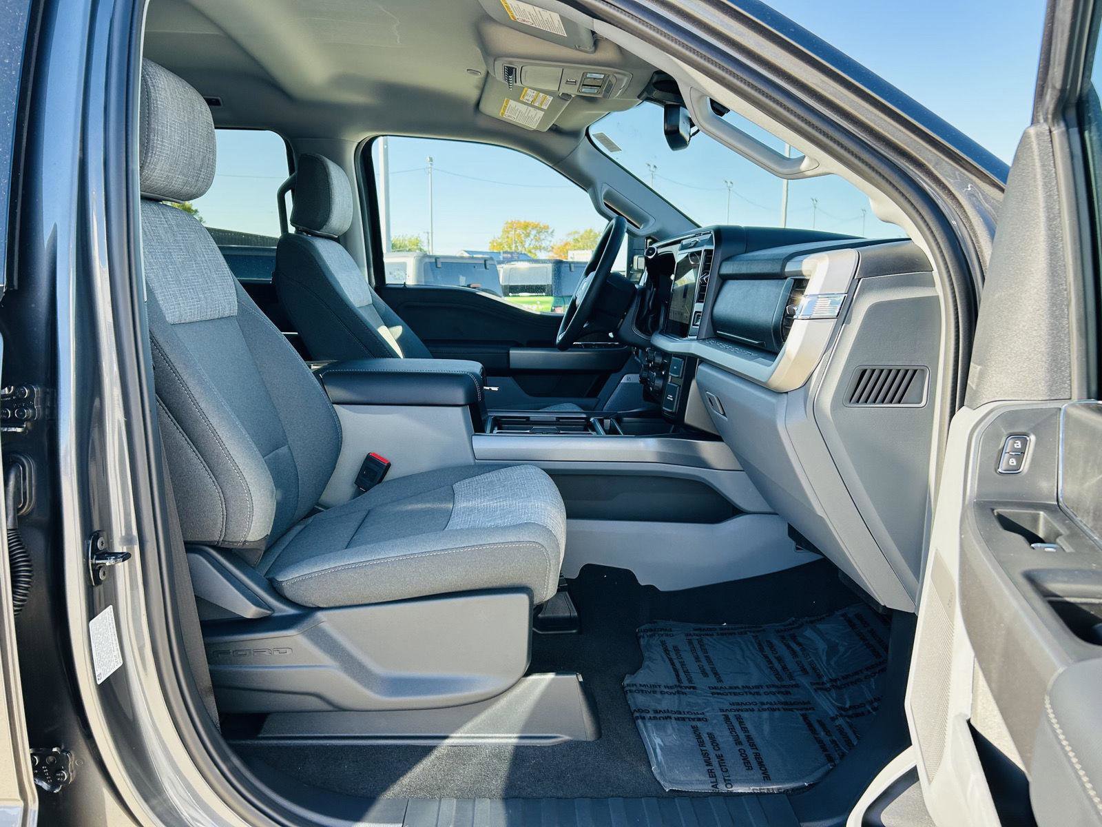 New 2026 Ford F250 XLT w/ XLT Premium Package image 37