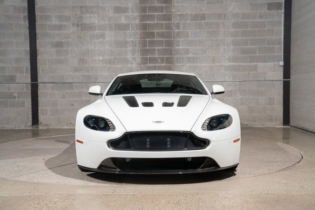 Used 2015 Aston Martin V12 Vantage S RWD image 3