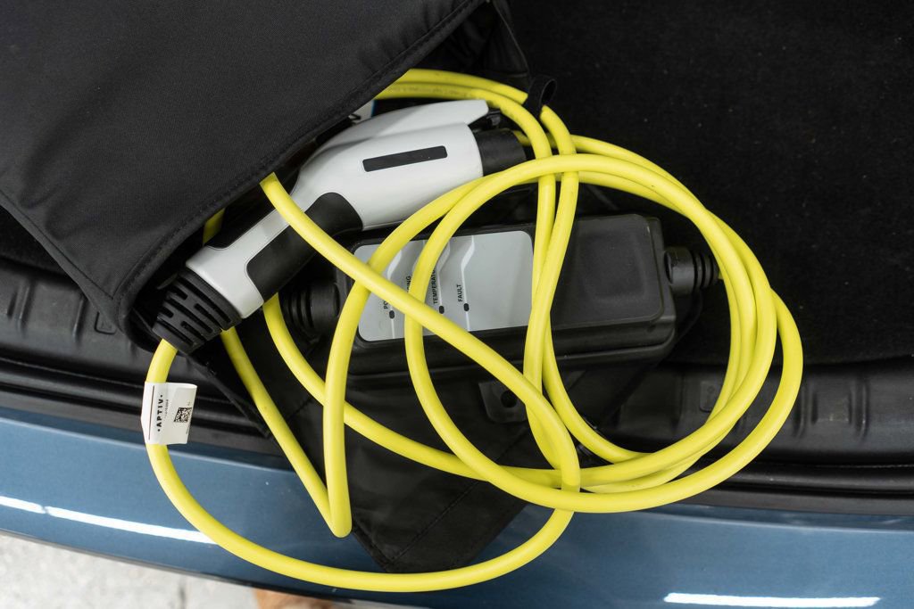 Used 2023 BMW 530e xDrive w/ Premium Package image 36