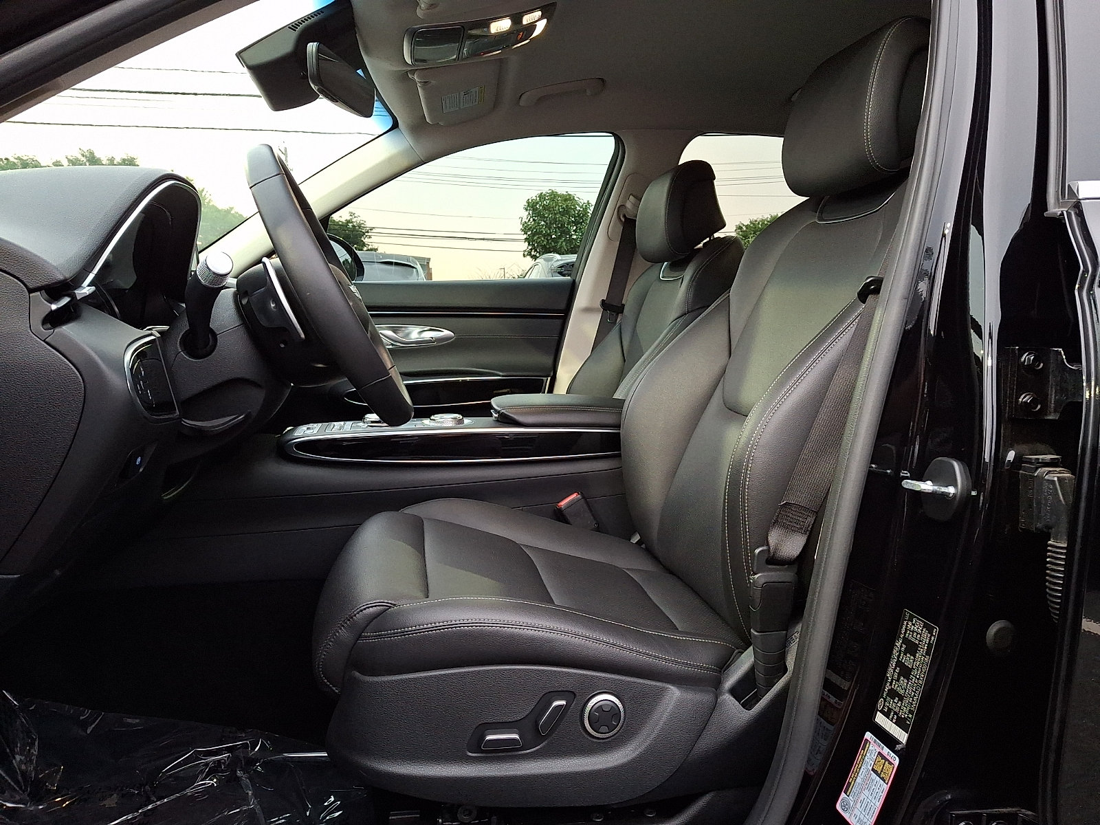 Certified 2024 Genesis GV70 2.5T AWD/4WD image 13
