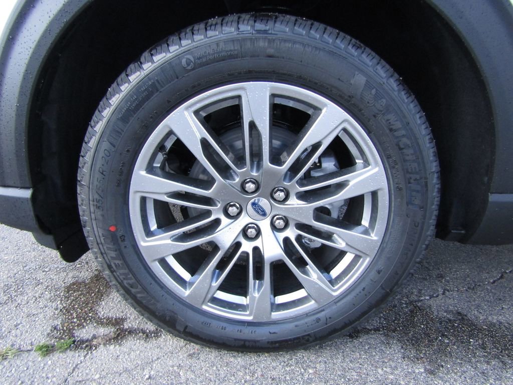 New 2026 Ford Explorer Active image 9