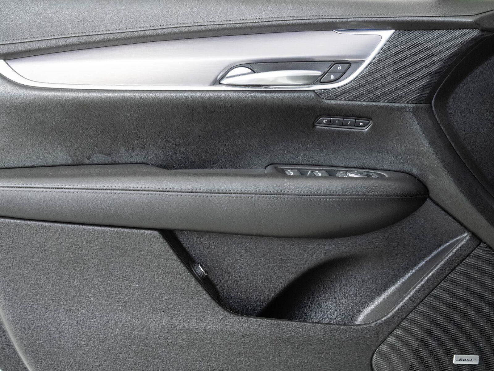 Used 2019 Cadillac XT5 Premium Luxury AWD/4WD image 6