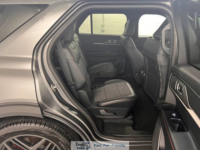 Used 2025 Ford Explorer ST-Line w/ Premium Package RWD image 35