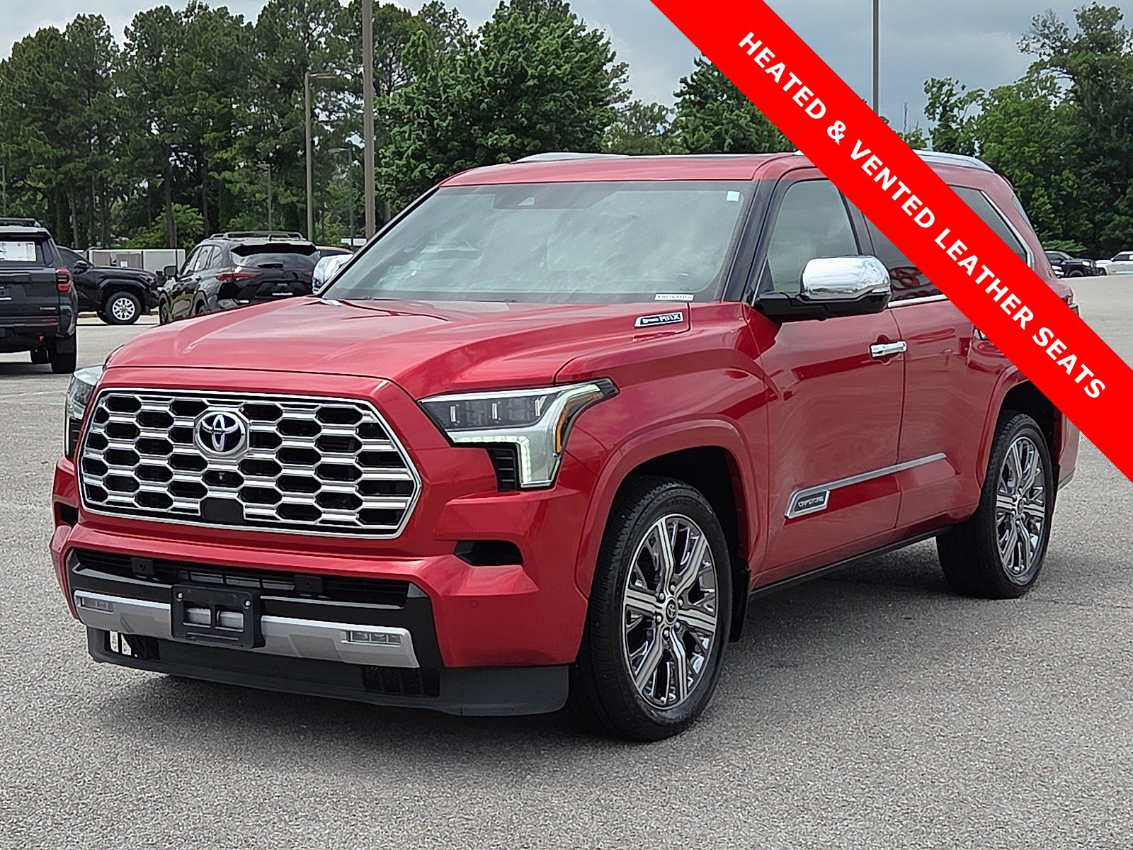 Used 2023 Toyota Sequoia Capstone AWD/4WD image 2