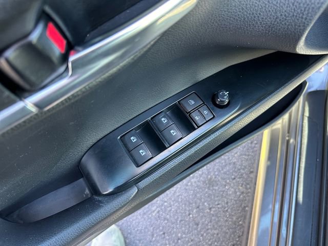 Used 2019 Toyota Camry SE w/ Convenience Package image 19