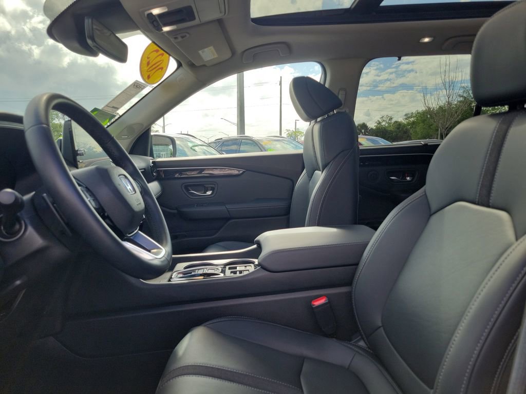 Used 2025 Honda Pilot Touring image 23