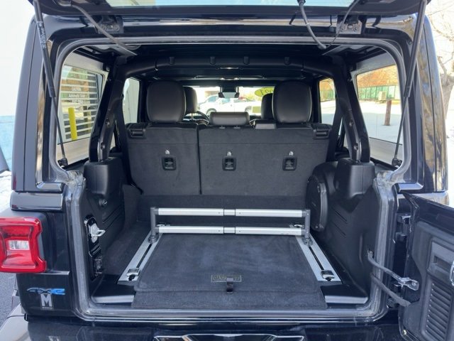 Used 2021 Jeep Wrangler Unlimited Sahara image 20