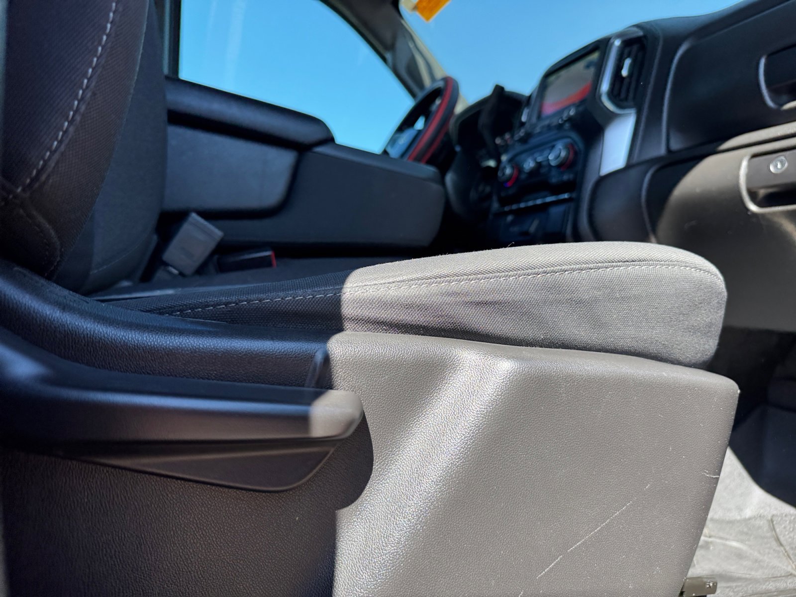 Used 2021 Chevrolet Silverado 1500 LT image 31