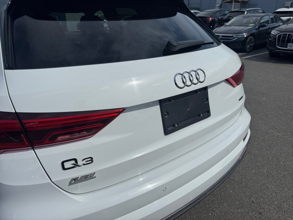Used 2023 Audi Q3 2.0T Premium Plus AWD/4WD image 14