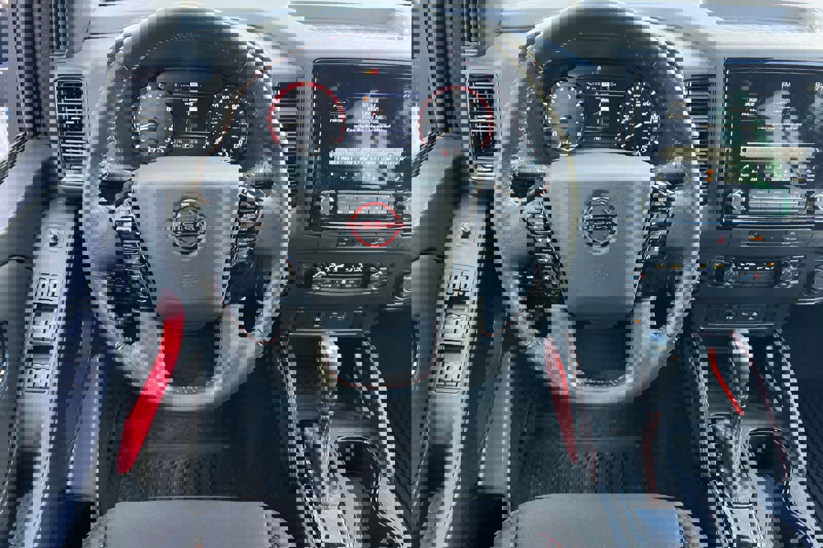 Used 2023 Nissan Frontier PRO-4X w/ Technology Package image 14