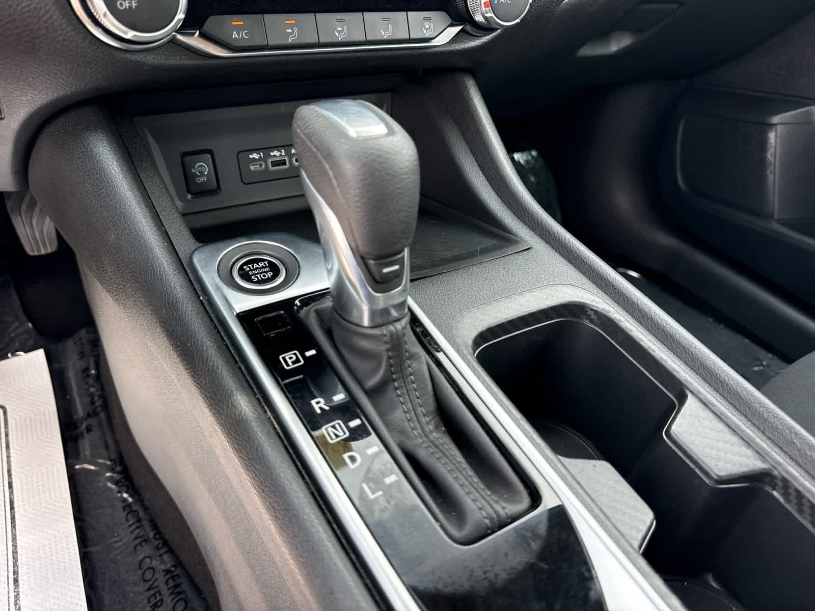 Used 2024 Nissan Sentra SV FWD image 18