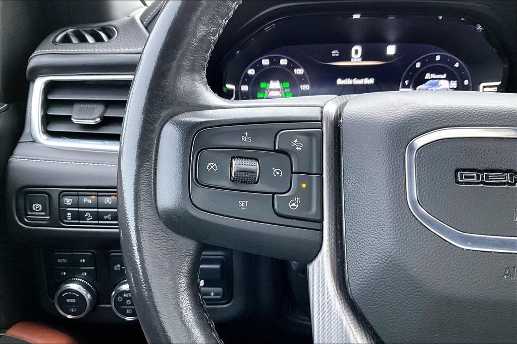 Used 2023 GMC Yukon XL Denali Ultimate AWD/4WD image 18