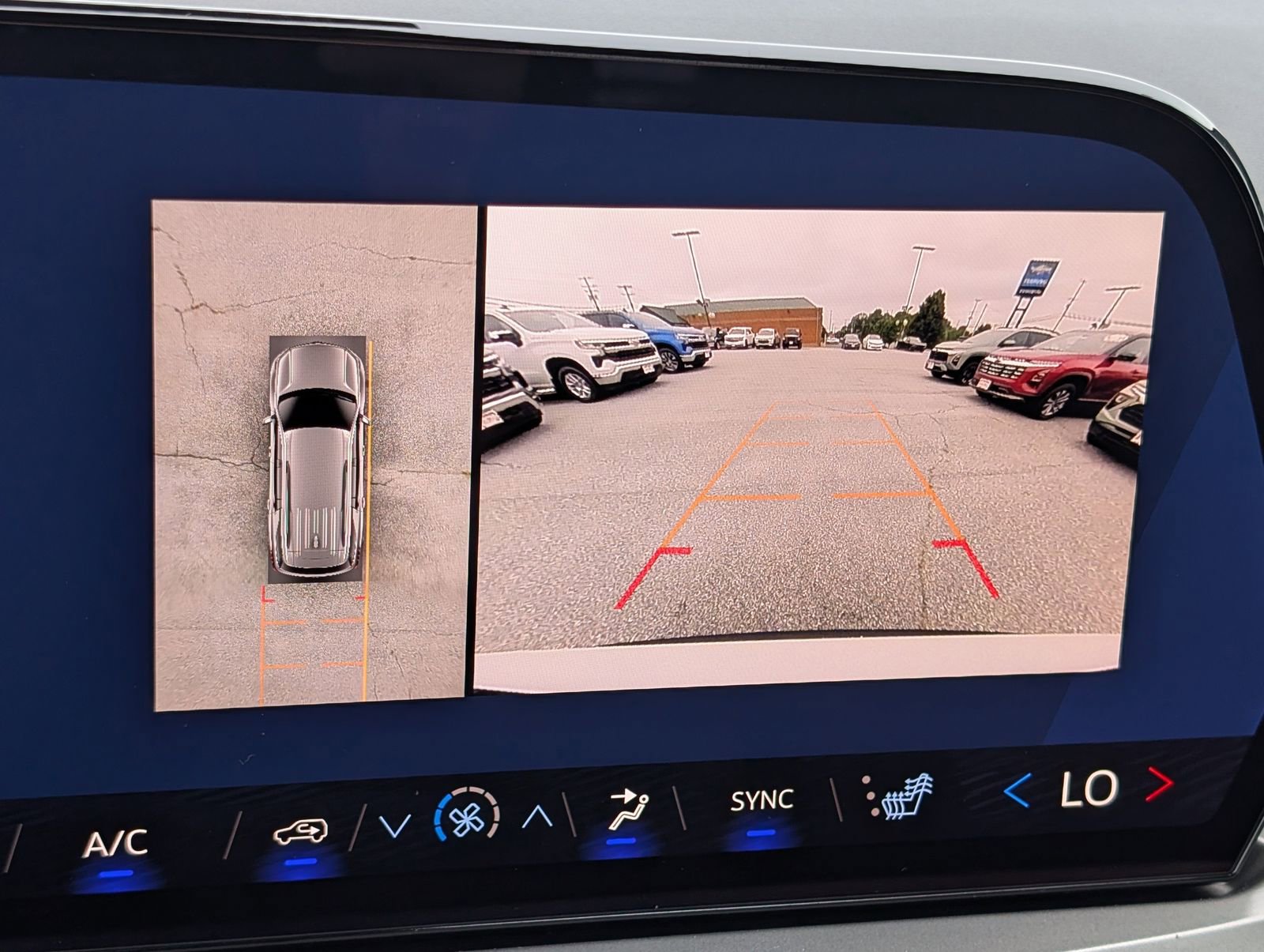 New 2026 Chevrolet Traverse LT w/ Driver Confidence Package image 28