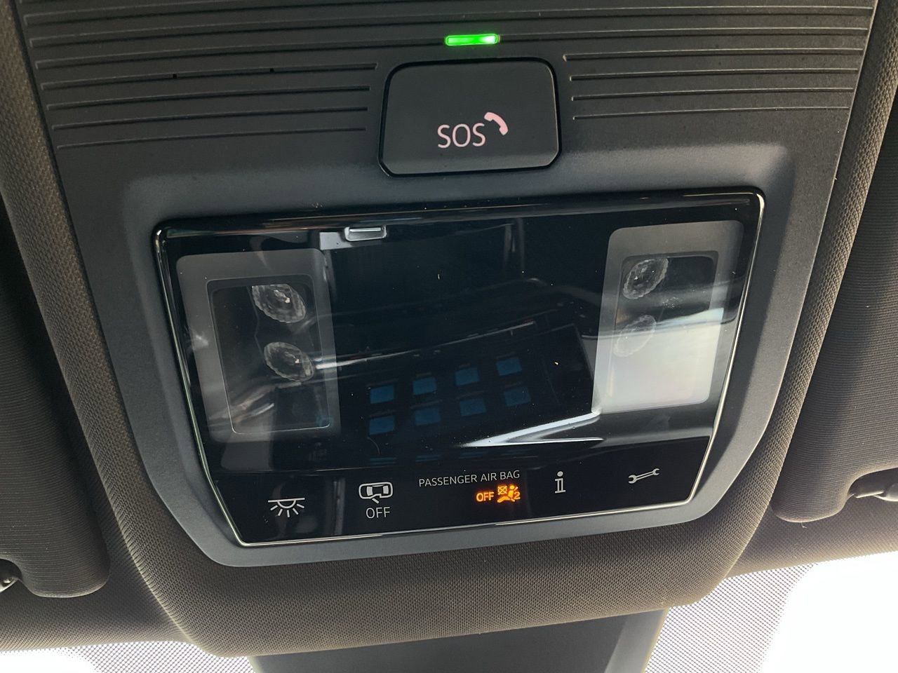 Used 2025 Volkswagen Atlas Cross Sport SE image 28