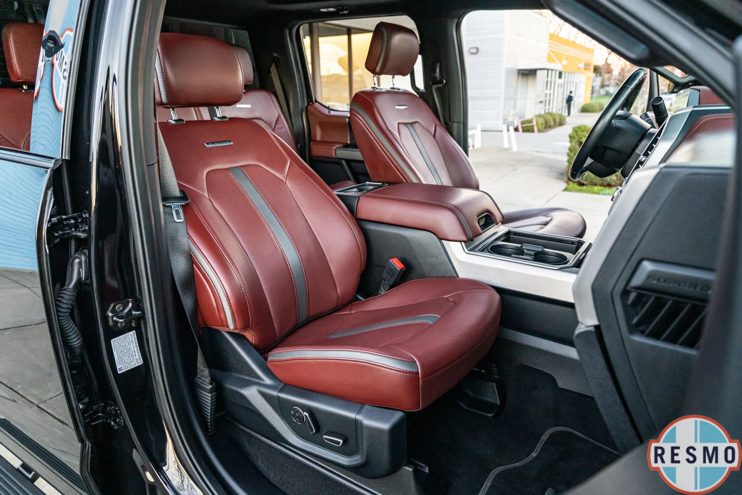 Used 2020 Ford F350 Platinum w/ Tremor Off-Road Package image 35