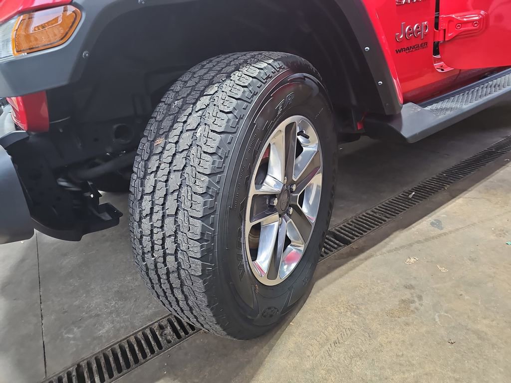 Used 2022 Jeep Wrangler Unlimited Sahara w/ Cold Weather Group image 32