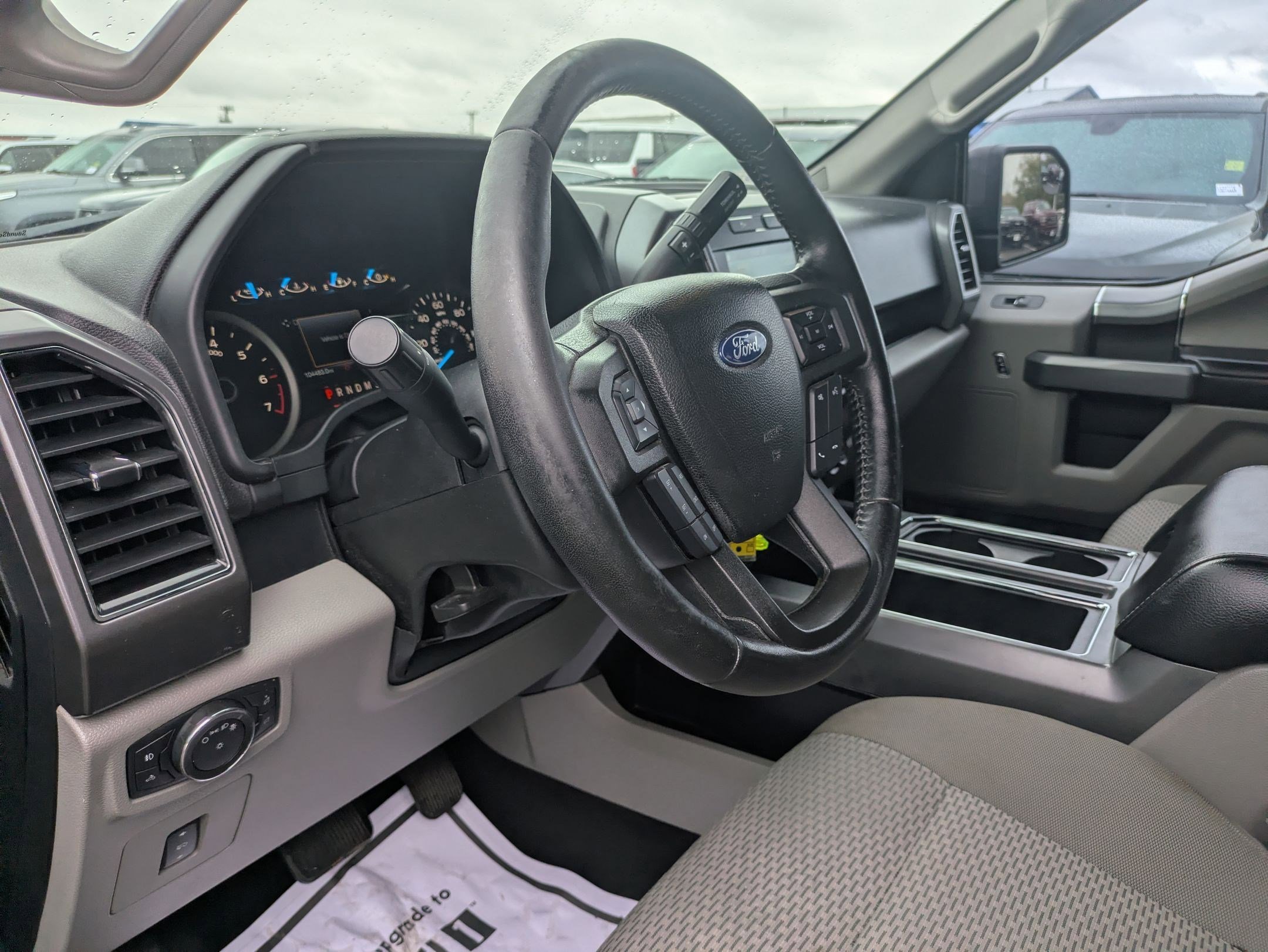 Used 2017 Ford F150 XLT w/ Equipment Group 302A Luxury image 9